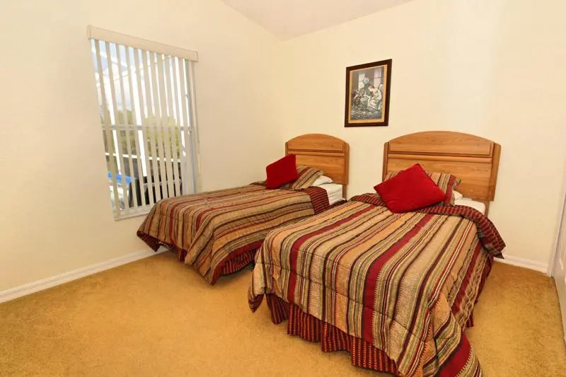 1842 Northampton Drive 4 Bedrooms, 3 Bathrooms