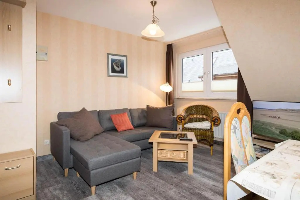 Wohnung 2, Schumacher