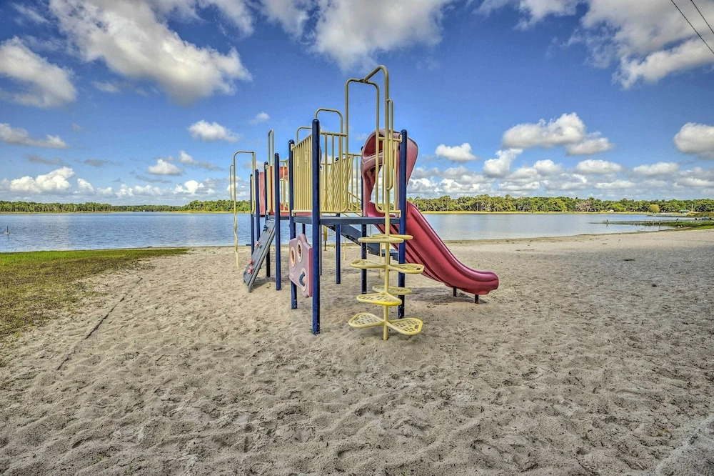 Crescent City Apartment w/ Easy Lake Access!