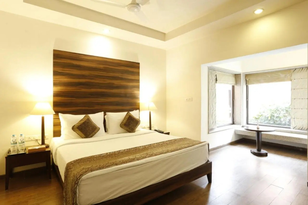 The Riverview Retreat, Corbett