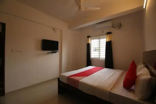 OYO 28285 Maruthi- Luxury Rooms