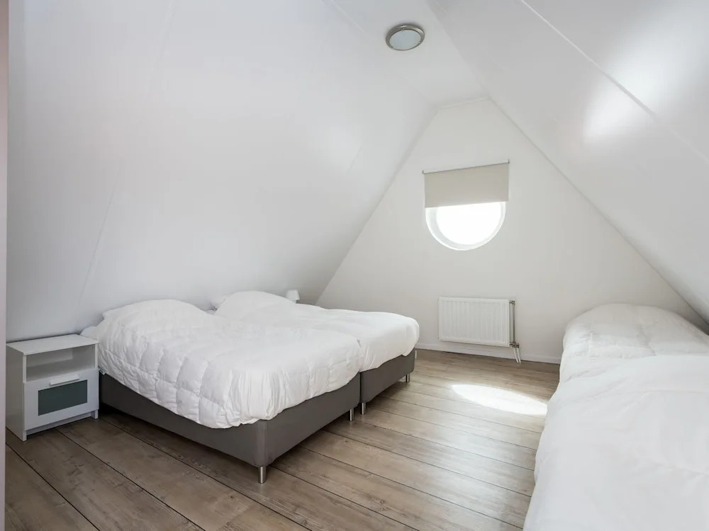 Lovely Holiday Home in Ouddorp Near Lake