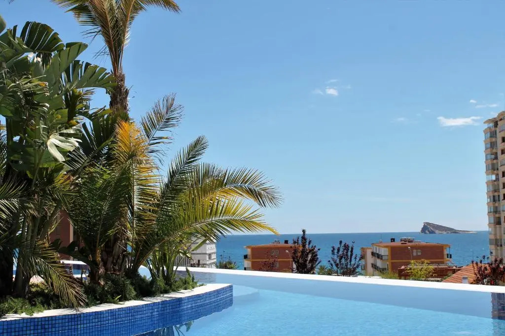 SUNSET DRIVE 128 Luxury Beach Retreat by CAR