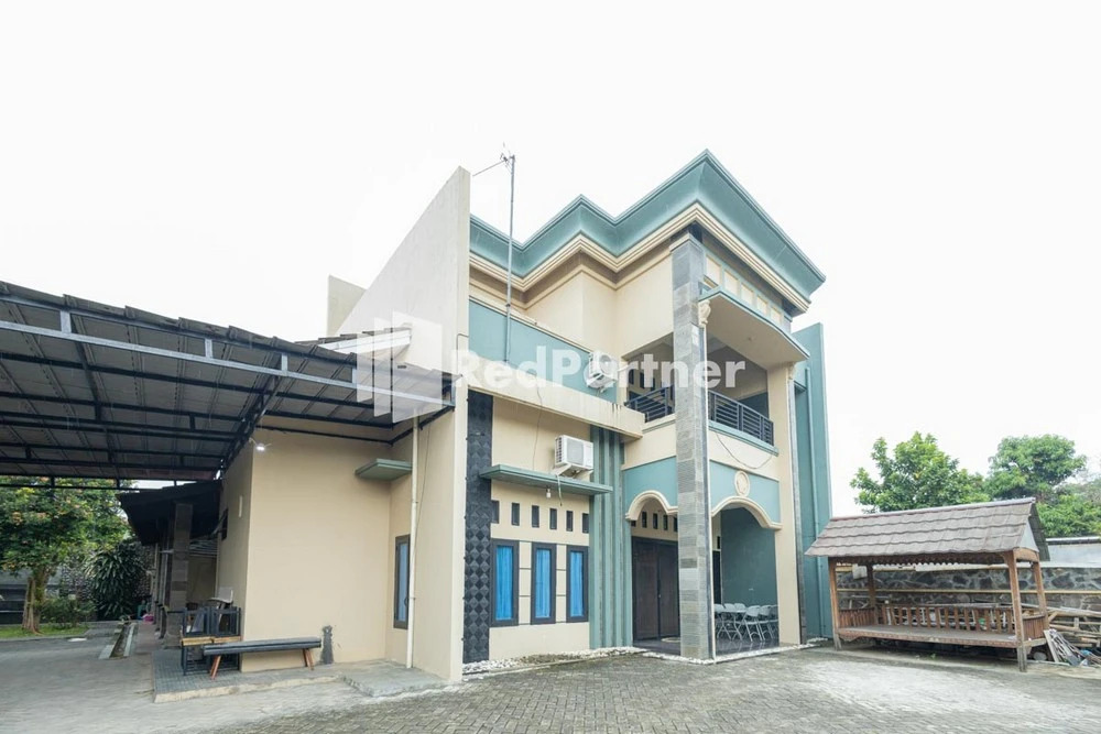Boss Residence Serang Redpartner