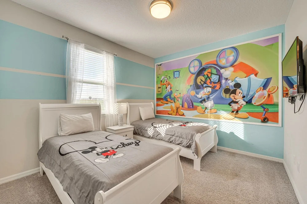 8 Mi to Disney: Spacious Home w/ Pool in Kissimmee