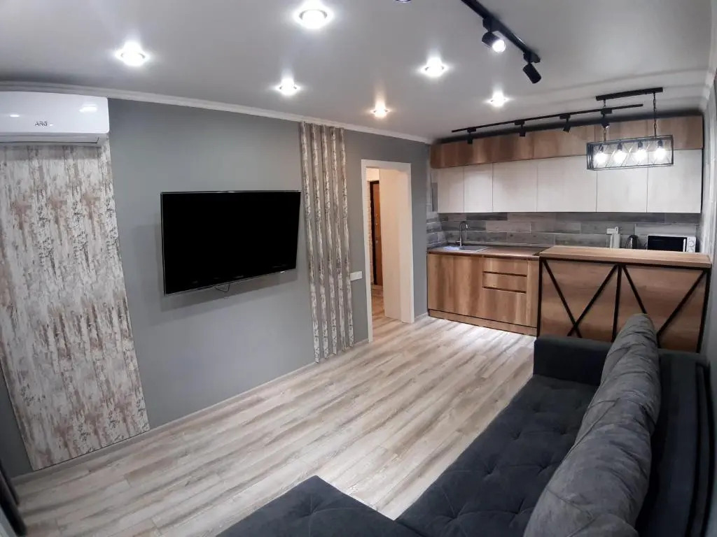 Apartment lux Tolstogo 90. Апартаменты люкс Толстого 90