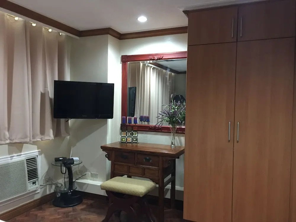1 Br Robinsons Place Manila - Rpr 09
