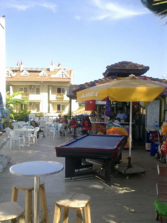 Huner Apartments