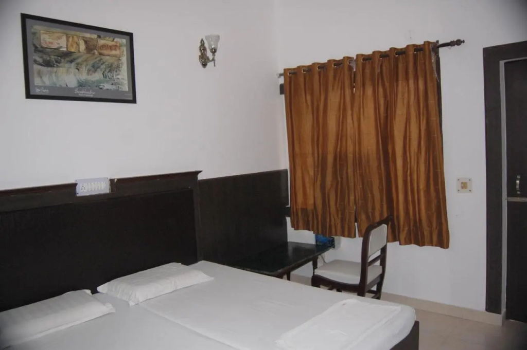 Hotel Sidhartha Walking Distance From TajMahal