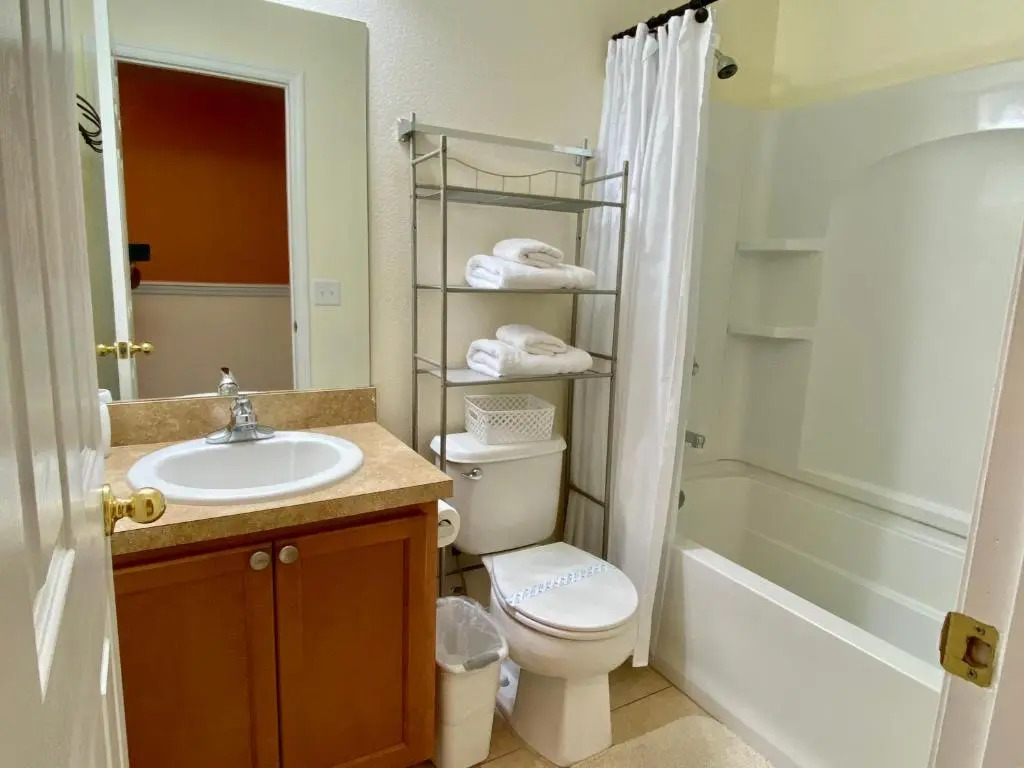 Three Bedrooms Townhome 3099