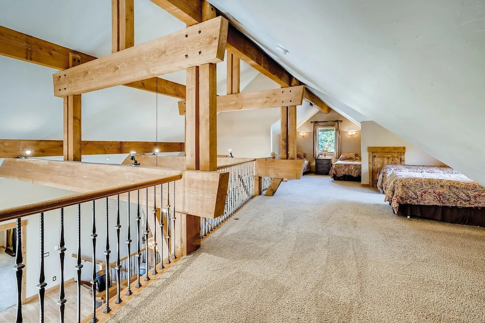 Private Hot Tub & Walking Distance To Gondola-4br Sleeps 14 4 Bedroom Home