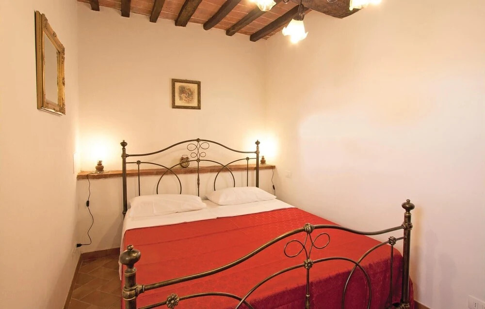 Amazing Home in Cortona AR With 4 Bedrooms, Wifi and Outdoor Swimming Pool
