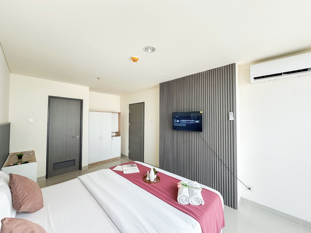 Lovely And Vibrant 2Br Space At Praxis Apartment