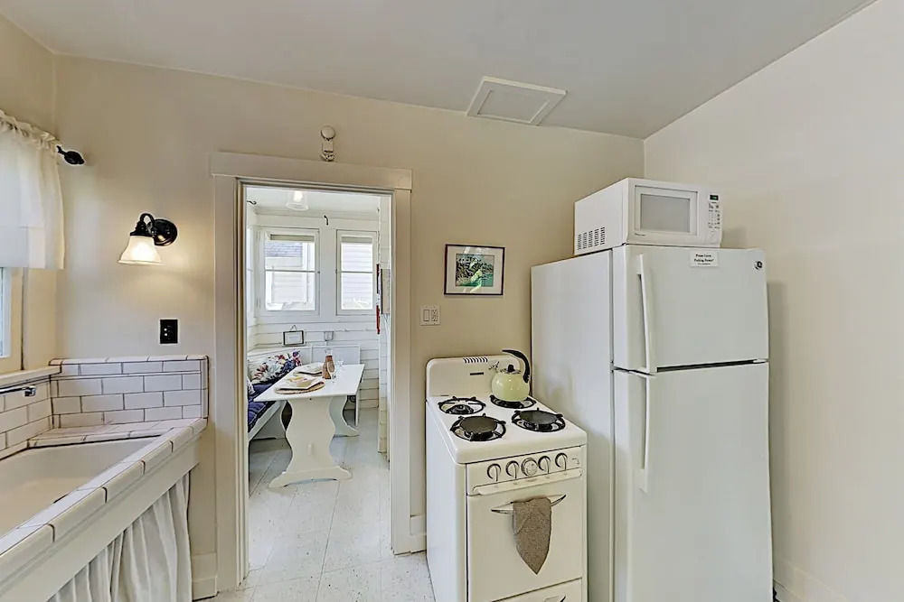 727 De La Vina Apartment 1 Bedroom 1 Bathroom Apts