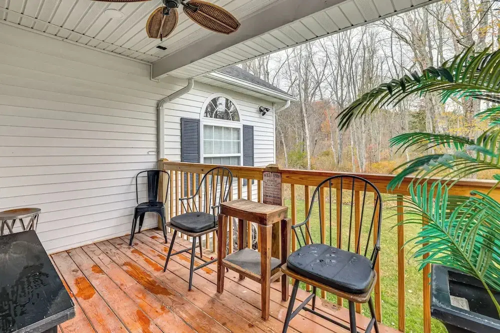 7 Mi to Slopes: Family Getaway in Stroudsburg