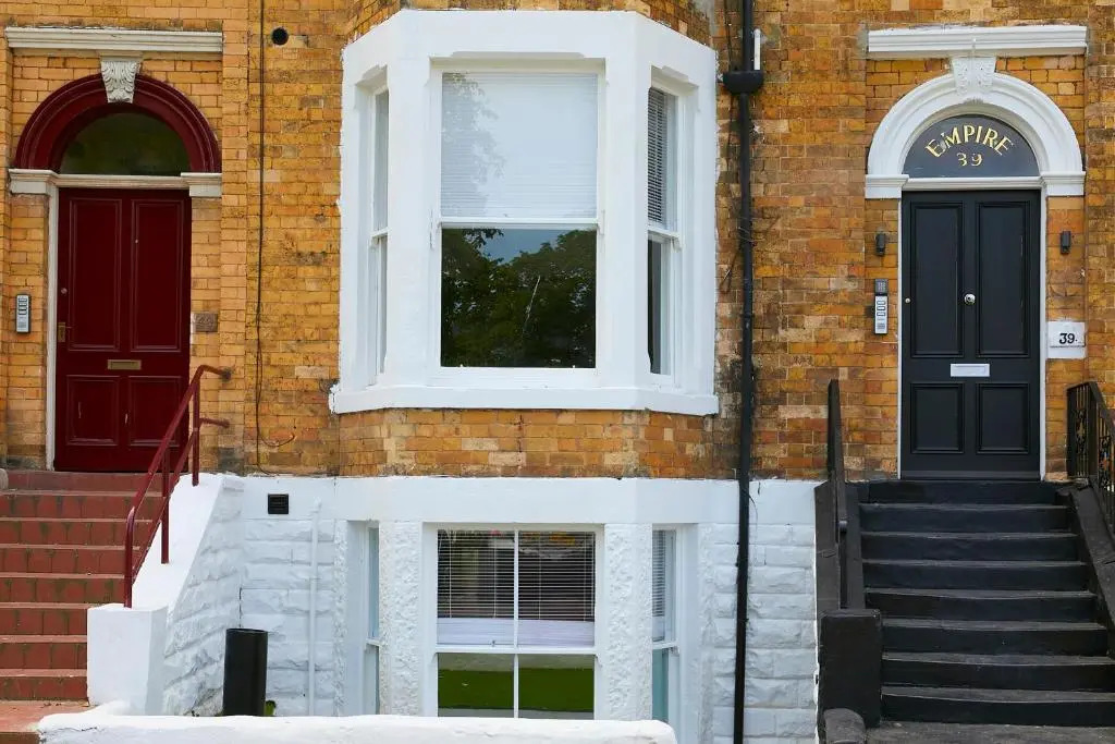THE HIDEAWAY @ EMPIRE 39, town centre location, close to train station- Yorkshire Coast Holiday Lets.