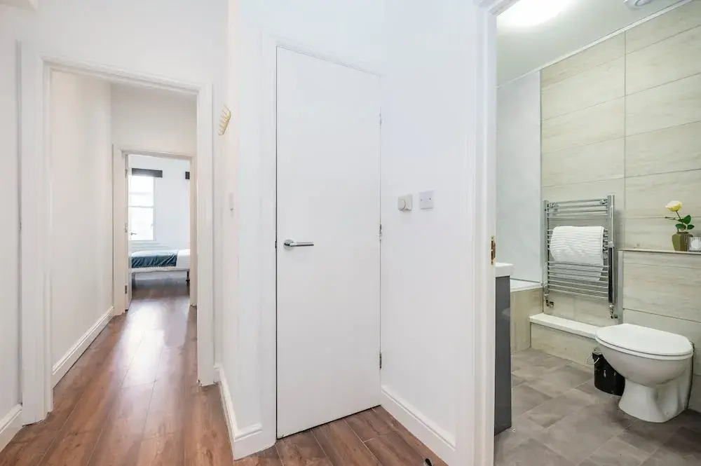 Beautiful Flat Near the Center 11 min