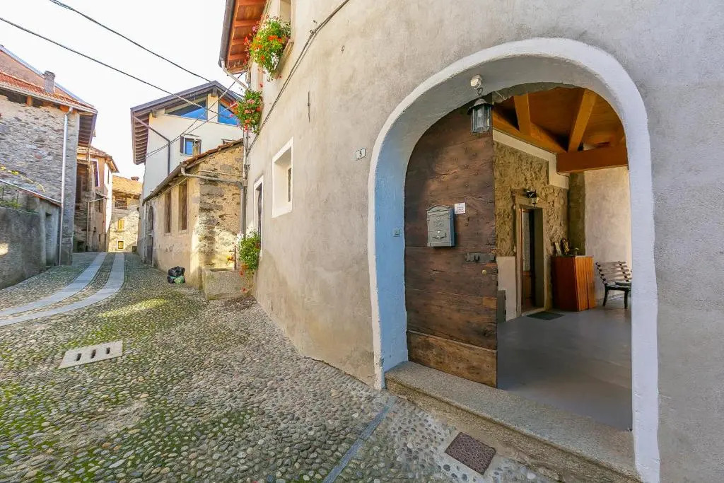 Historic Casa Baroni near Lake Orta - Happy Rentals