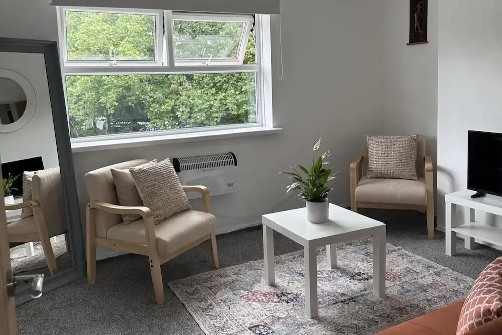 Stunning Central 2 Bedroom Apartment by EVB Properties Short Lets & Serviced Accommodation Southampton - Ocean Village