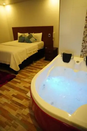 Hotel 80 Real