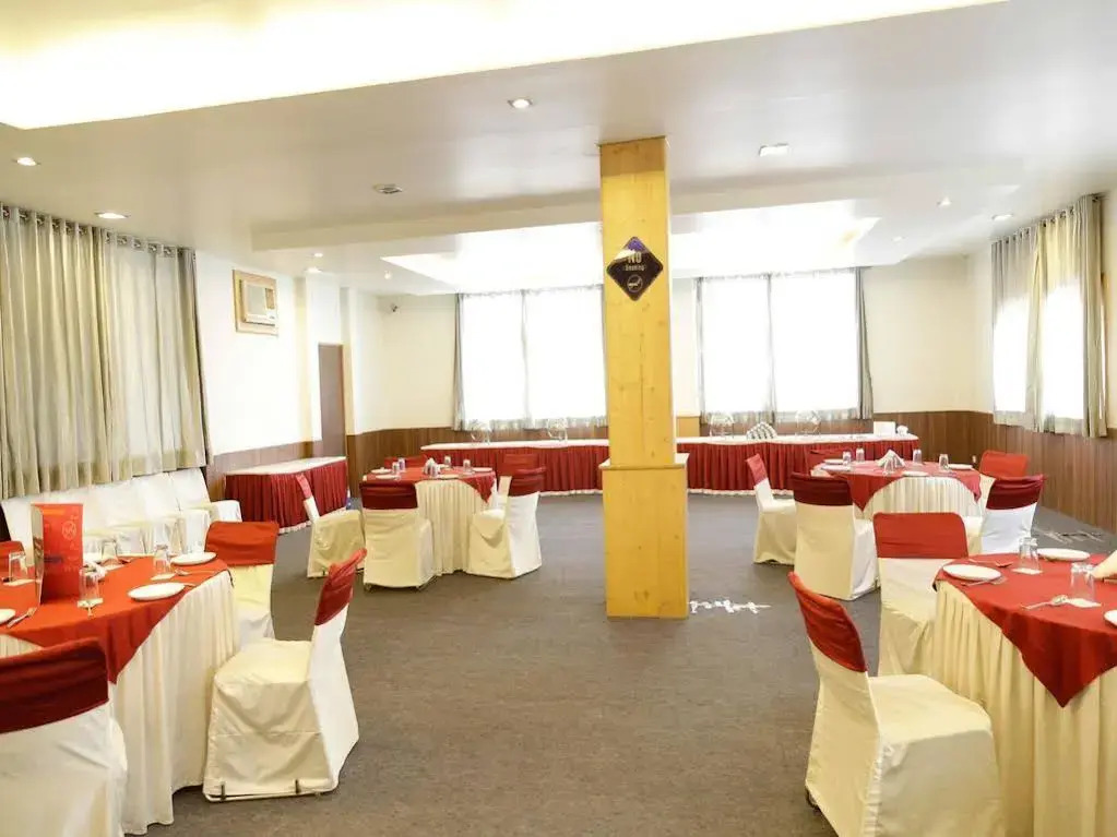 OYO 2166 Hotel KMahaveer