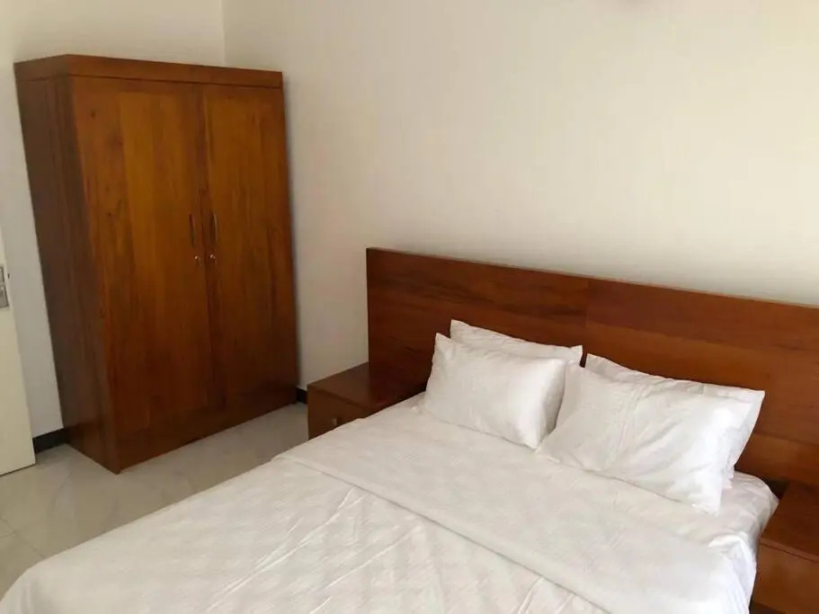 Modern luxury Condo,3 bedroom and 3 bathrooms