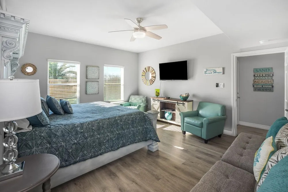Aqua Dreams - Pet Friendly! Heated Private Pool!