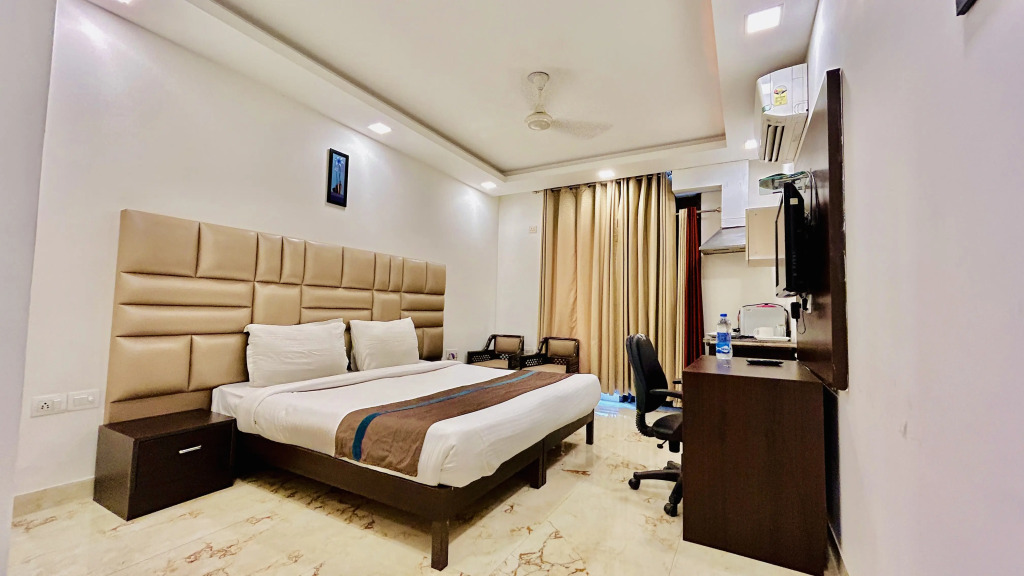 Park Stylish Studio, Dlf, Cyber City, Sector 25