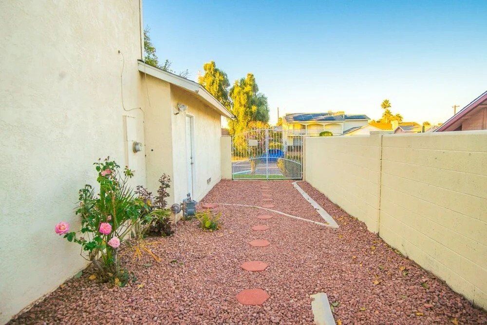 Palm Tree Paradise Luxurious 4 Bd Sleeps 16!