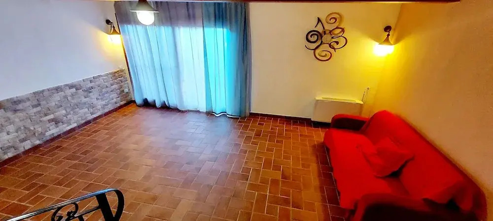 Villa a Stones Throw From the sea