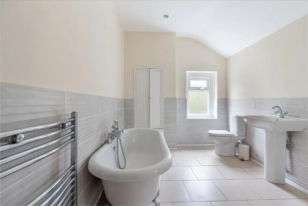 Beautiful 4 Bed House Worcester City Centre