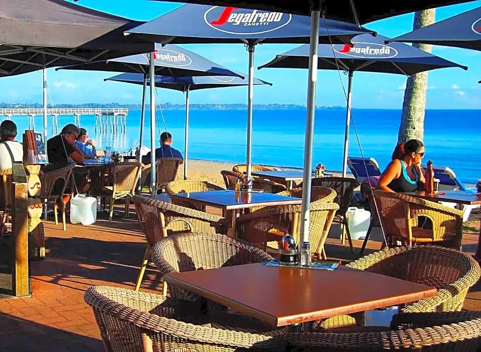 545 Esplanade