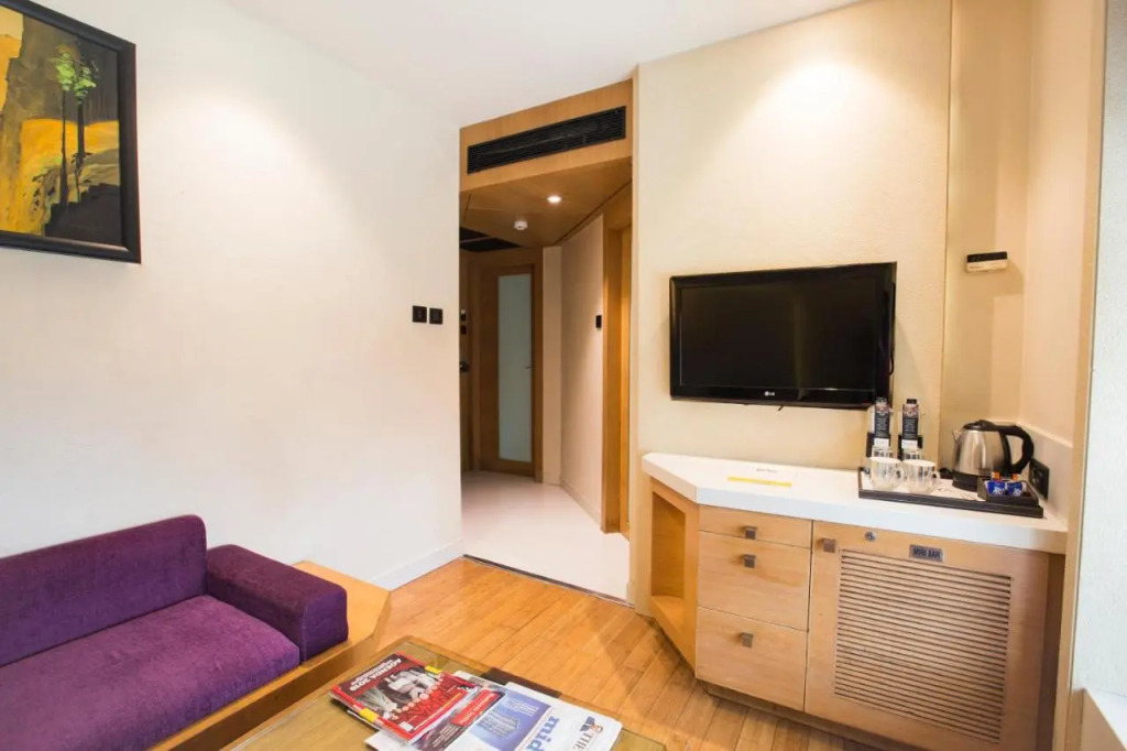 Hotel Bawa Continental Juhu Beach