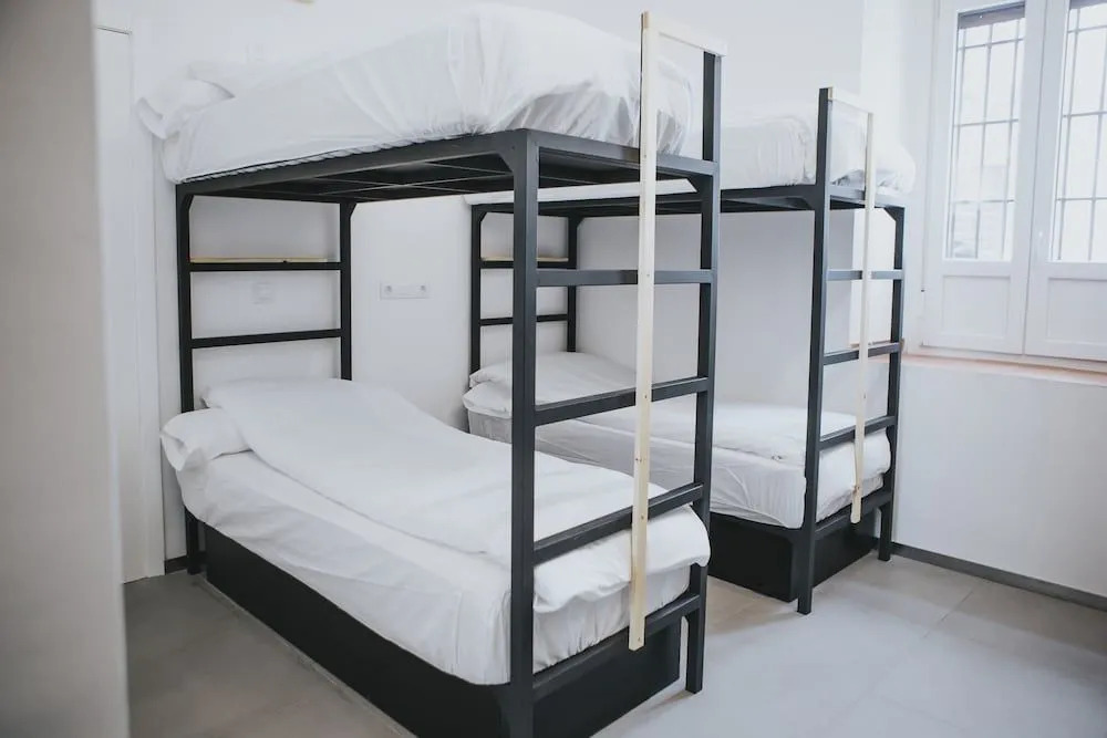 OptionBe Hostel