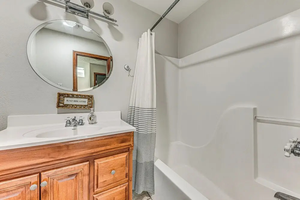 Condo w/ Hot Tub ~ 4 Miles to Ruidoso Winter Park!
