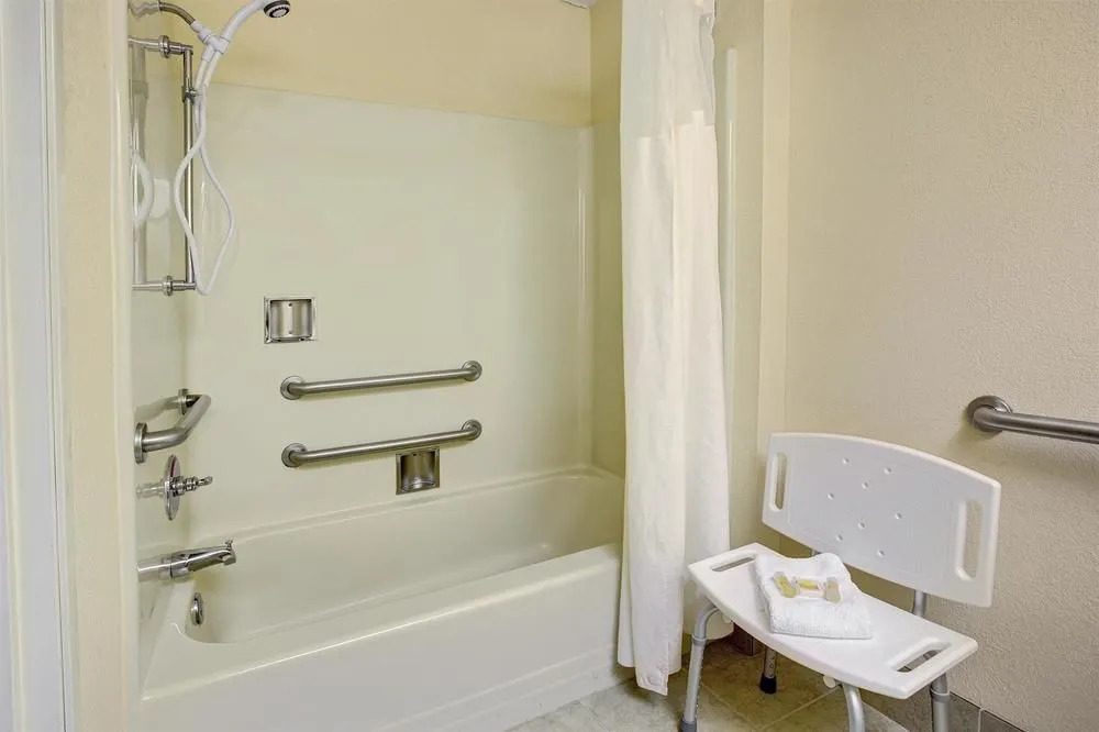 Days Inn & Suites Hickory