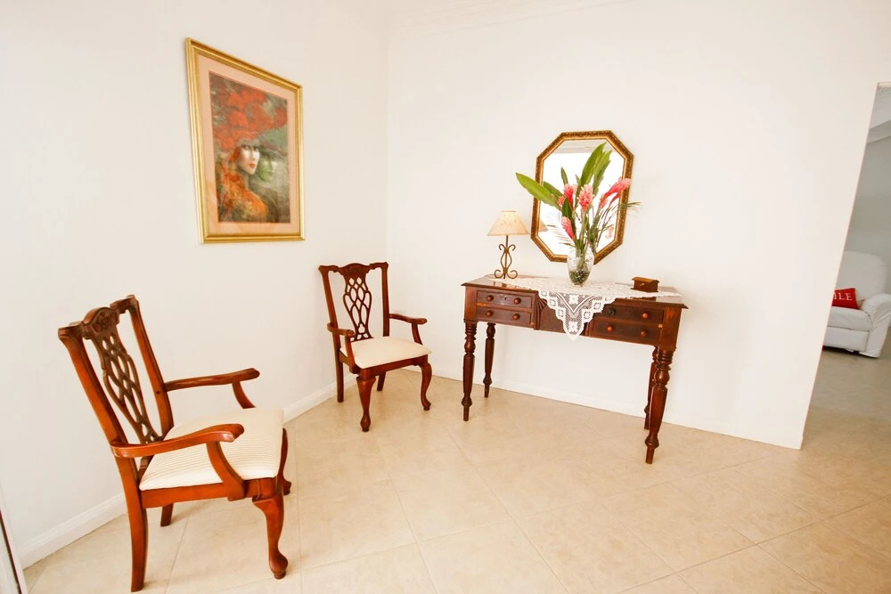 Cattleya's Green Suite Exquisite
