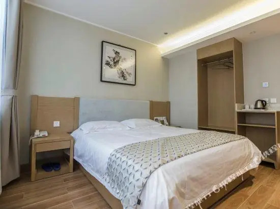 Huayang Hotel