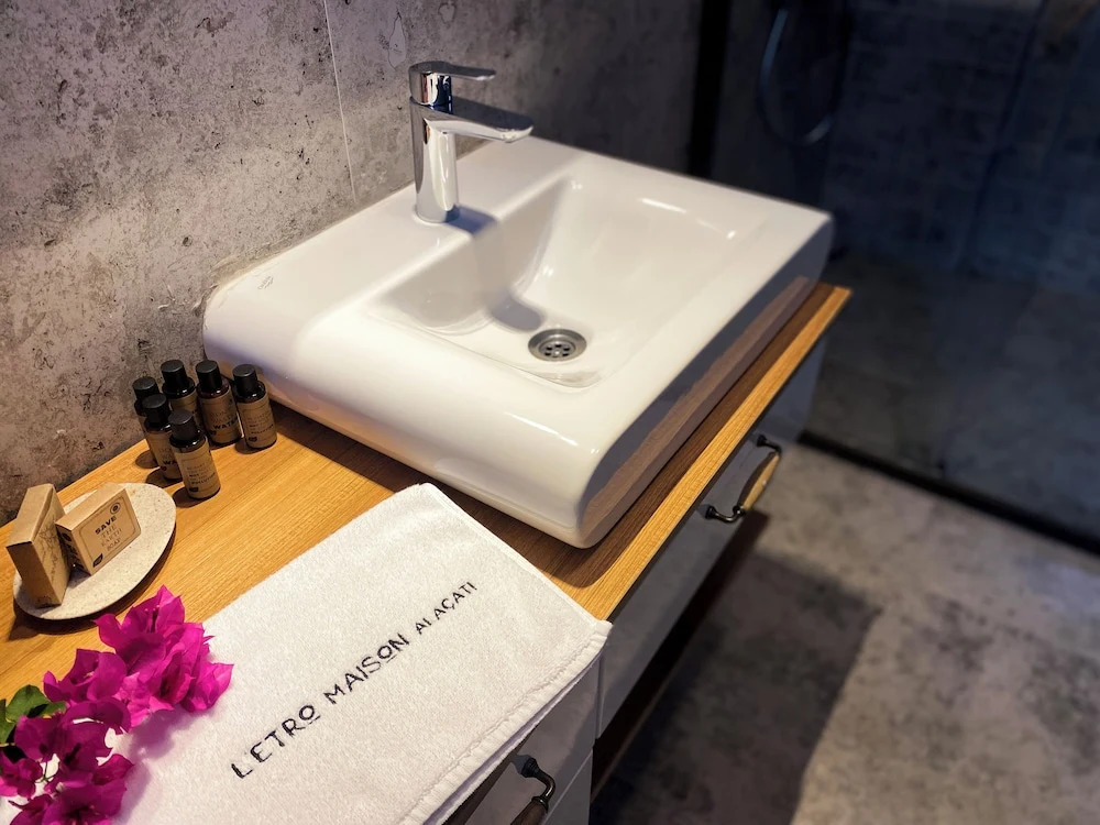 LETRO MAISON ALACATI HOTEL