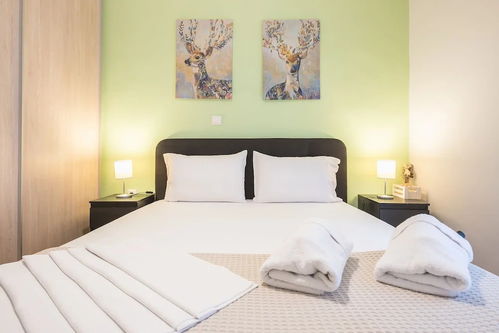 Erythros Boutique Suite By Cloudkeys