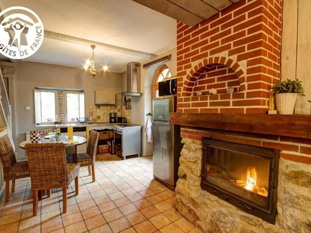 Gîte cosy pour 2 avec jardin et cheminée à Montbrison - FR-1-496-158