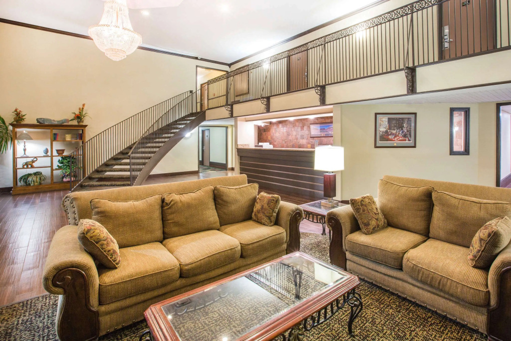 Super 8 by Wyndham Oxford MS University Area