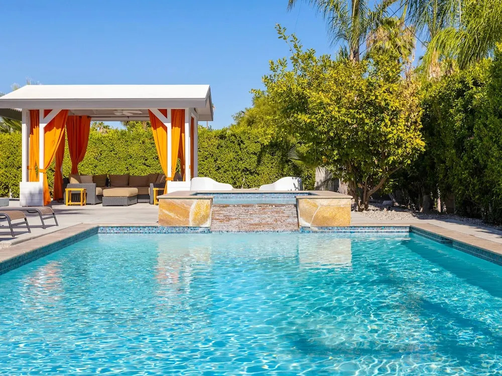 Celebrity Hideaway at Movie Colony East