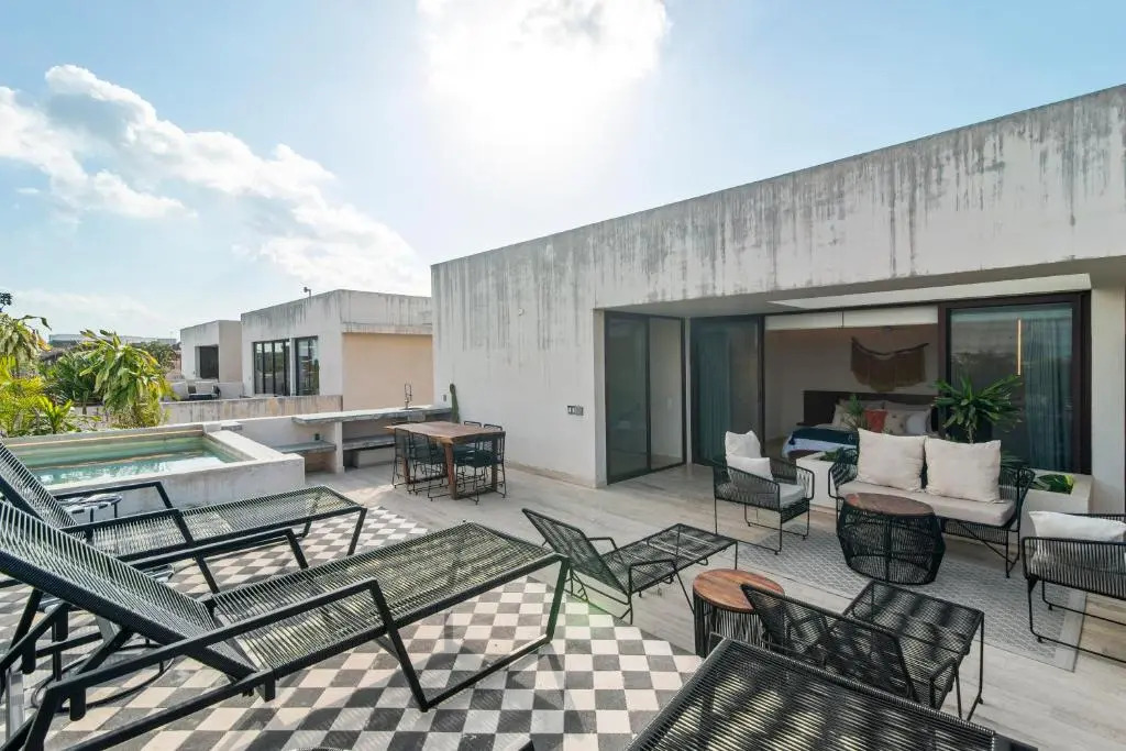 305 Luxury Penthouse with Private Pool