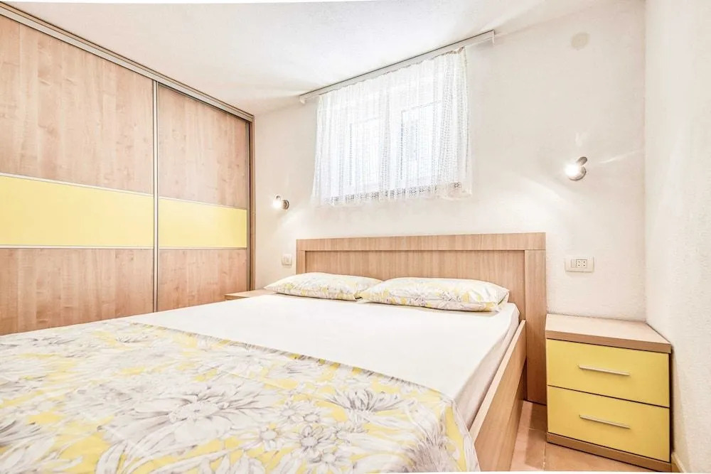 Apartments Gracin