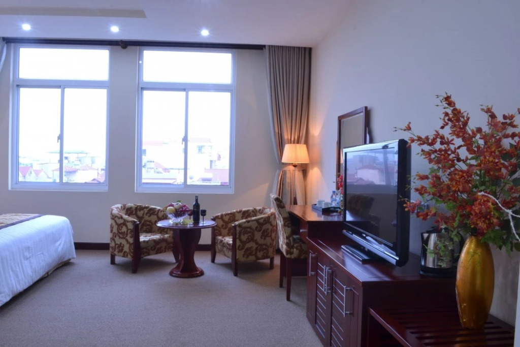 A25 Premium Hotel - 705 Lac Long Quan