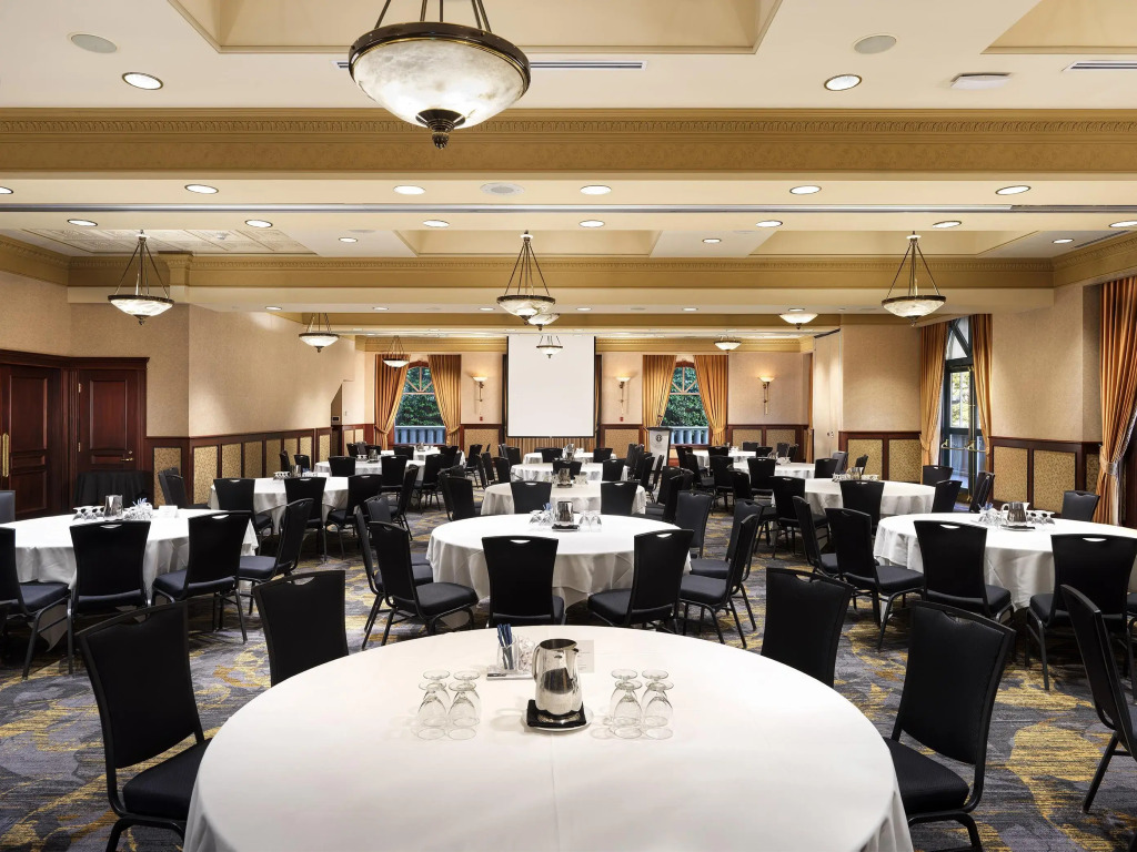 Hotel Grand Pacific