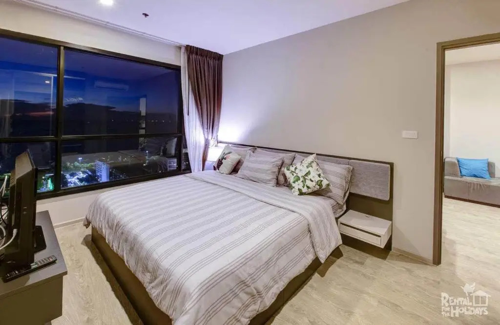 the base central pattaya seaview