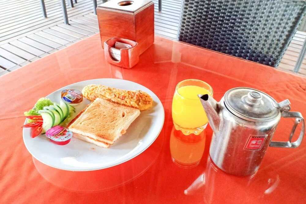 OYO 1508 Mascot Beach Hotel