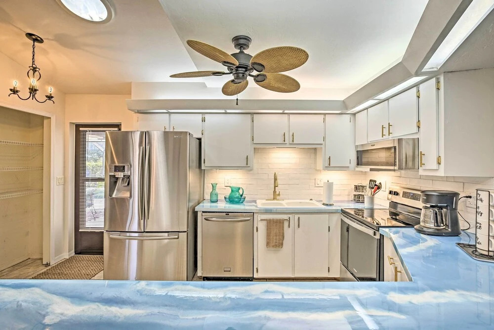 Tropical Cape Coral Home w/ Lanai: Pet Friendly!